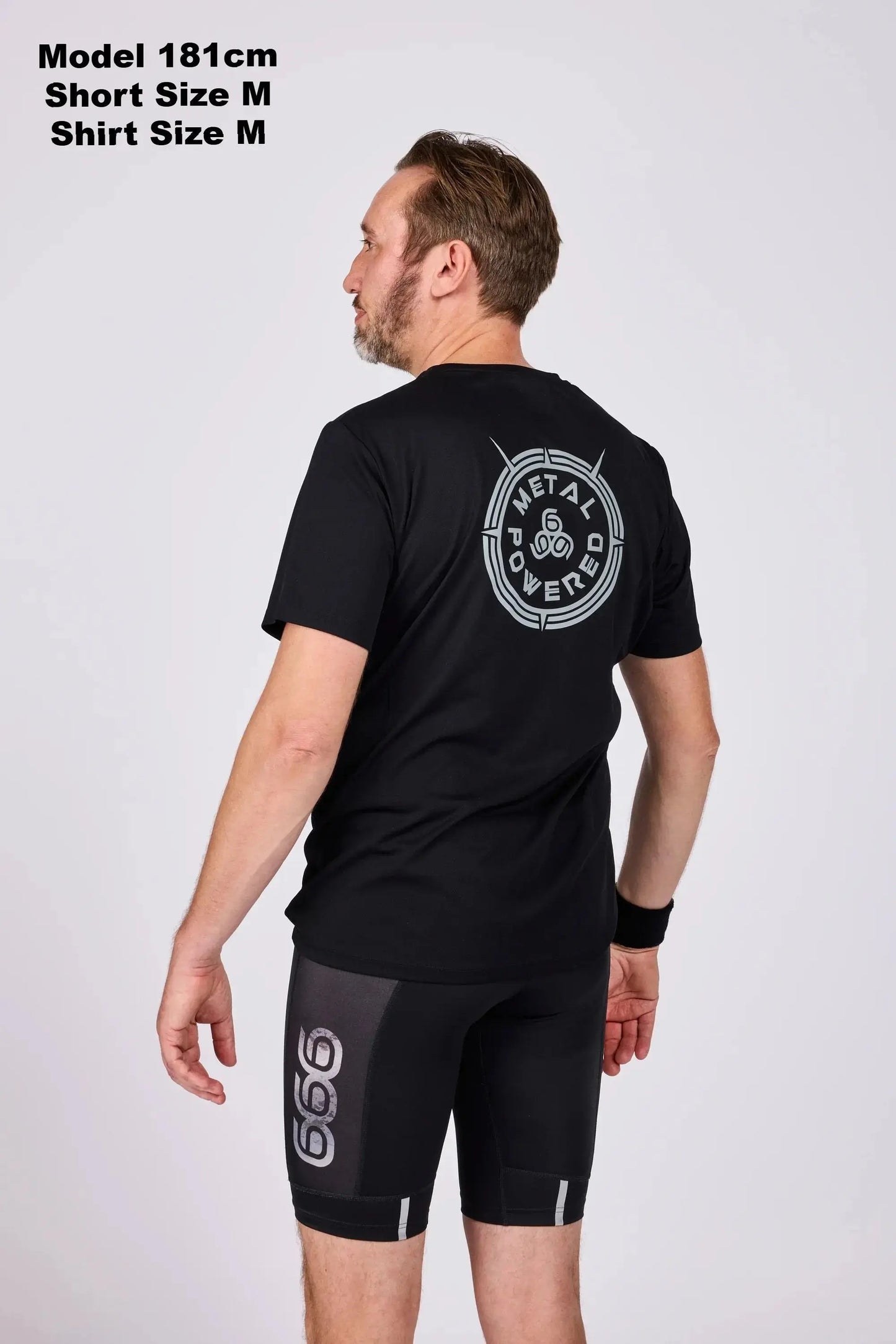 Model : 181cm - Shirt & Short size M